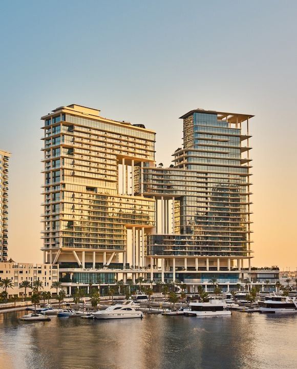 Doorman,The Lana, ОАЭ